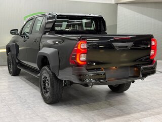 2025 Toyota Hilux VIII Рестайлинг 2, чёрный, 6850000 рублей, вид 4