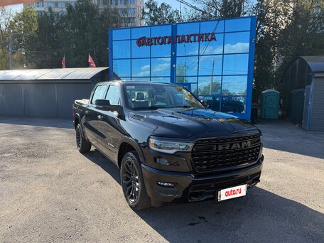 2026 Ram 1500 Crew Cab V Рестайлинг, зелёный, 9399999 рублей, вид 1