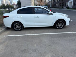 2018 Kia Rio IV, белый, 1100000 рублей, вид 2