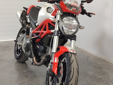 2010 Ducati Monster 696, белый, 379000 рублей, вид 3