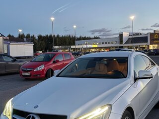 2013 Mercedes-Benz E-Класс 200 IV (W212, S212, C207) Рестайлинг, белый, 1920000 рублей, вид 1