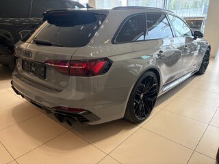 2022 Audi RS 4 IV (B9) Рестайлинг, серый, 12800000 рублей, вид 4