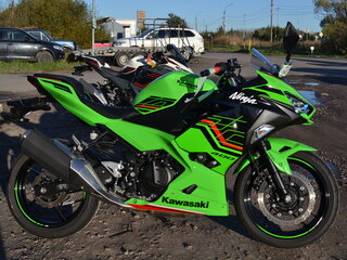 2024 Kawasaki Ninja 400, зелёный, 685000 рублей, вид 2
