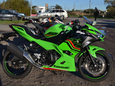 2024 Kawasaki Ninja 400, зелёный, 685000 рублей, вид 2