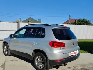 2012 Volkswagen Tiguan I Рестайлинг, серебристый, 1175000 рублей, вид 4