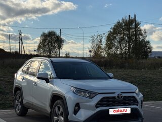 2020 Toyota RAV4 V (XA50), белый, 3100000 рублей, вид 3