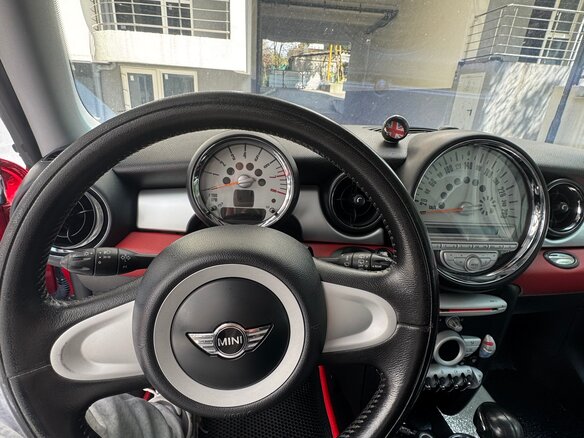 2010 Mini Hatch Cooper II (R56) Рестайлинг, красный, 807000 рублей - вид 6