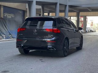 2022 Volkswagen Golf VIII, чёрный, 1884000 рублей, вид 4