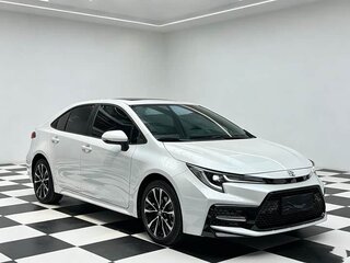 2023 Toyota Corolla Sporty XII (E210) Рестайлинг, белый, 1690000 рублей, вид 3