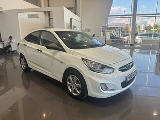 2012 Hyundai Solaris I, белый, 699000 рублей, вид 3