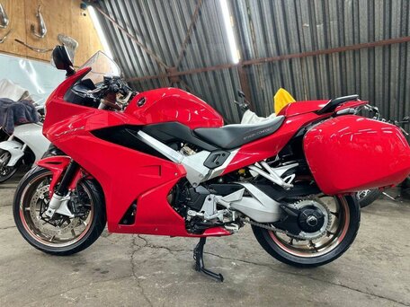 2014 Honda VFR 800, красный, 910000 рублей, вид 4