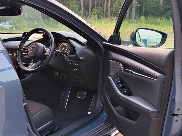 2019 Mazda 3 IV (BP), серый, 1600000 рублей - вид 14