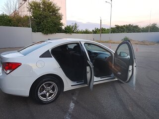 2012 Chevrolet Cruze I, белый, 660000 рублей, вид 4