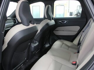 2025 Volvo XC60 II Рестайлинг 2, чёрный, 6100000 рублей, вид 3
