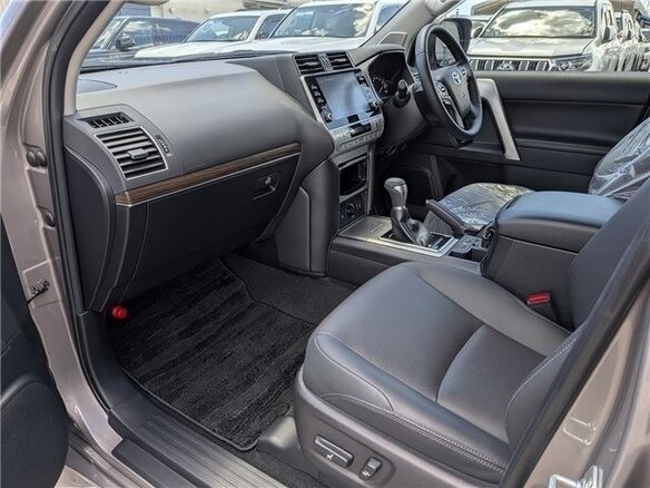 2023 Toyota Land Cruiser Prado 150 Series Рестайлинг 3, бежевый - вид 15