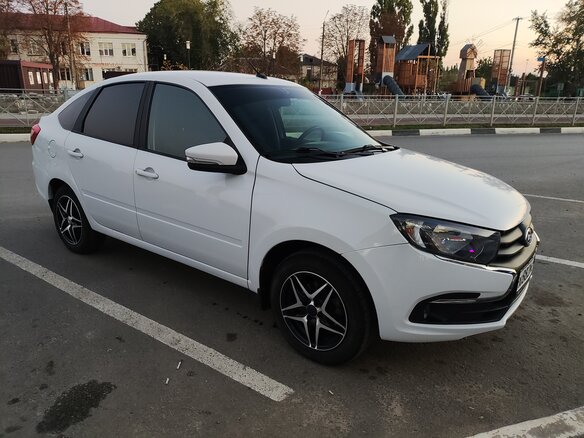 2024 Lada (ВАЗ) Granta I Рестайлинг, белый, 788000 рублей - вид 1