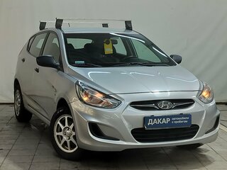 2014 Hyundai Solaris I, серебристый, 700000 рублей, вид 3