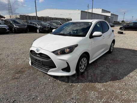 2022 Toyota Yaris IV, белый, 750000 рублей, вид 1