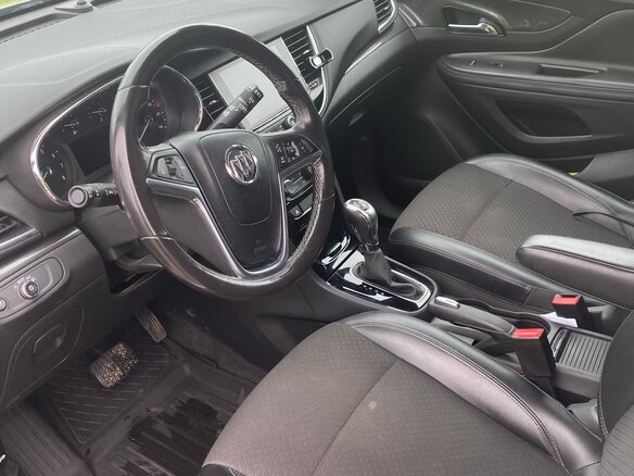 2018 Buick Encore I Рестайлинг, серебристый, 1300000 рублей - вид 5