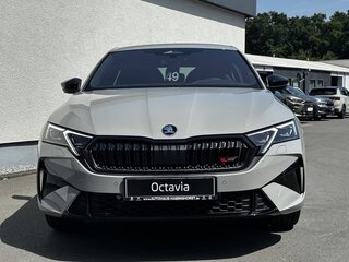 2026 Skoda Octavia RS IV Рестайлинг, чёрный, 6754949 рублей, вид 2