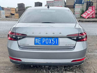 2023 Skoda Superb III Рестайлинг, серебристый, 1571000 рублей, вид 5