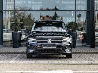 2019 Volkswagen Tiguan II, чёрный, 2655000 рублей, вид 2