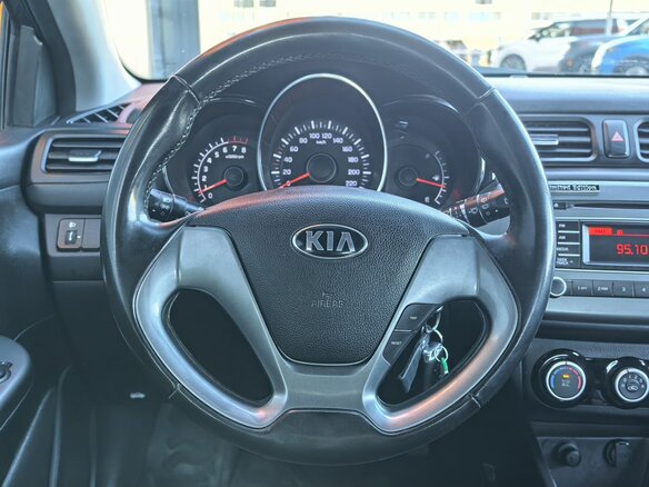 2016 Kia Rio III Рестайлинг, коричневый, 929000 рублей - вид 6