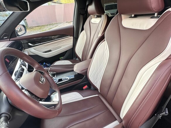 2023 Geely Monjaro I, чёрный, 3000000 рублей - вид 25