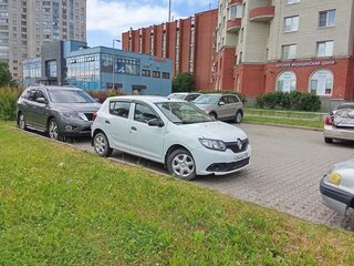 2017 Renault Sandero II, белый, 750000 рублей, вид 2
