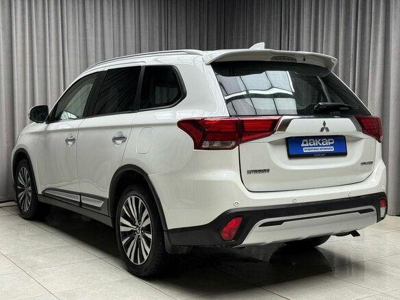 2019 Mitsubishi Outlander III Рестайлинг 3, белый - вид 6