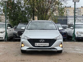 2021 Hyundai Solaris II Рестайлинг, серебристый, 1399000 рублей, вид 2