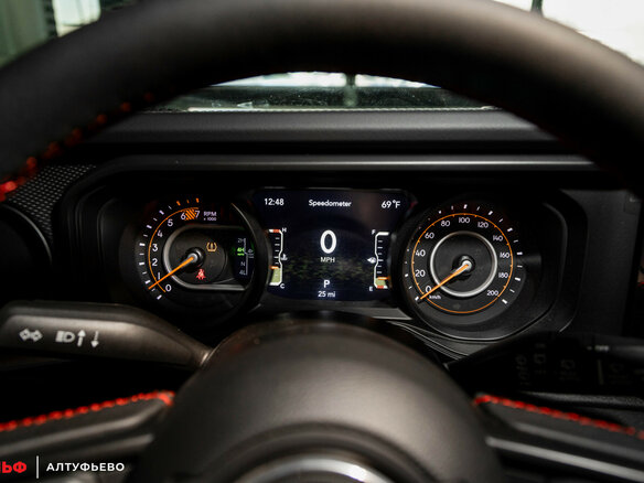 2025 Jeep Wrangler IV (JL) Рестайлинг, серый, 8650000 рублей - вид 17
