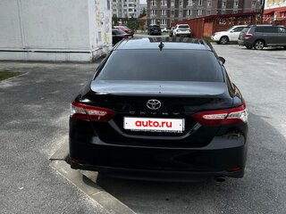 2020 Toyota Camry VIII (XV70), чёрный, 2900000 рублей, вид 3