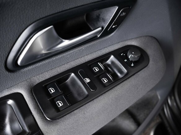 2013 Volkswagen Amarok I, чёрный - вид 18
