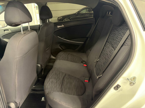 2015 Hyundai Solaris I Рестайлинг, белый, 1047000 рублей - вид 12