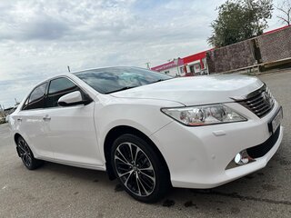 2013 Toyota Camry VII (XV50), белый, 1995000 рублей, вид 3