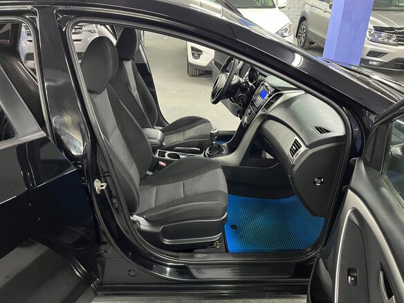 2012 Hyundai i30 II, чёрный, 640000 рублей - вид 21