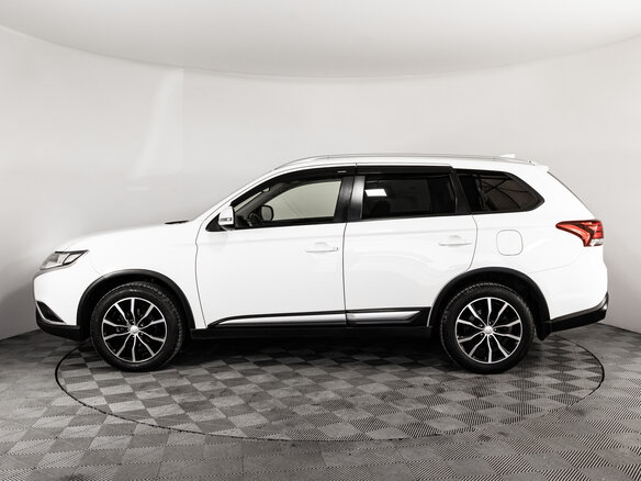 2020 Mitsubishi Outlander III Рестайлинг 3, белый, 1949000 рублей - вид 7