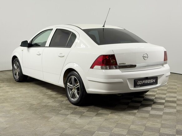2011 Opel Astra H Рестайлинг, белый - вид 1