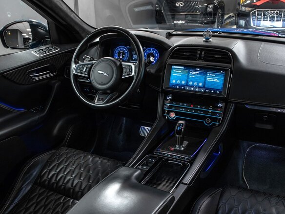2019 Jaguar F-Pace SVR I, голубой, 7400166 рублей - вид 22