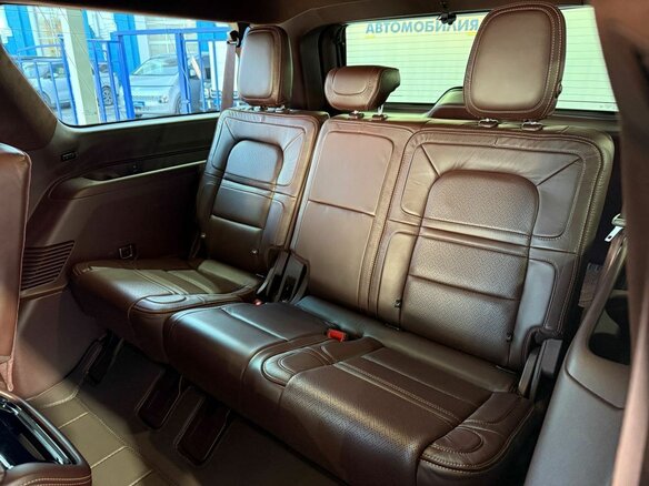 2019 Lincoln Navigator IV, чёрный, 7399000 рублей - вид 14