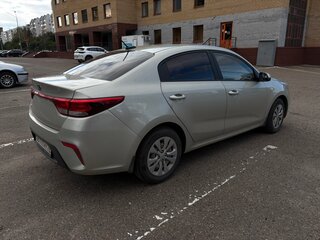 2019 Kia Rio IV, бежевый, 1350000 рублей, вид 4