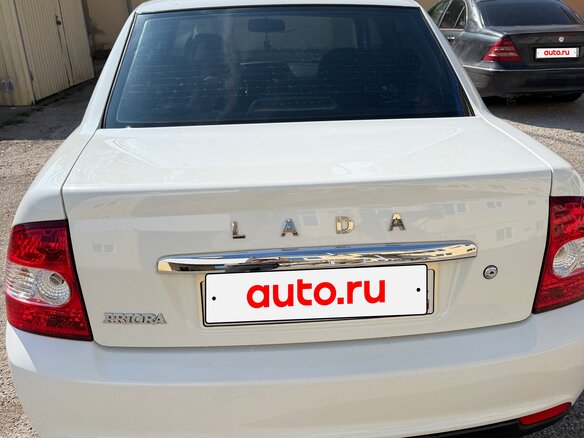 2017 Lada (ВАЗ) Priora I Рестайлинг, белый, 650000 рублей - вид 3