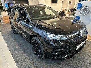2024 Volkswagen Tiguan L Pro III (China Market), чёрный, 5000000 рублей, вид 3