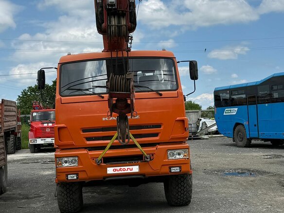 2015 КамАЗ 43118, оранжевый, 6600000 рублей
