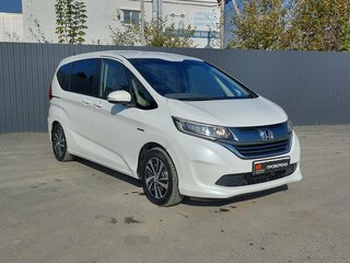2019 Honda Freed+ II Рестайлинг, белый, 1749000 рублей, вид 1