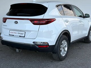 2019 Kia Sportage IV Рестайлинг, белый, 1805000 рублей, вид 5