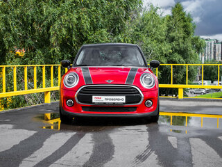 2020 Mini Hatch Cooper III (F55/F56) Рестайлинг, красный, 2349000 рублей, вид 2