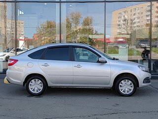 2023 Lada (ВАЗ) Granta I Рестайлинг, серебристый, 770000 рублей, вид 4