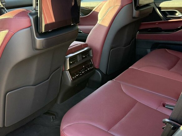 2025 Lexus LX 600 IV, чёрный - вид 12